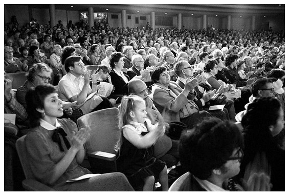 audience-black-and-white