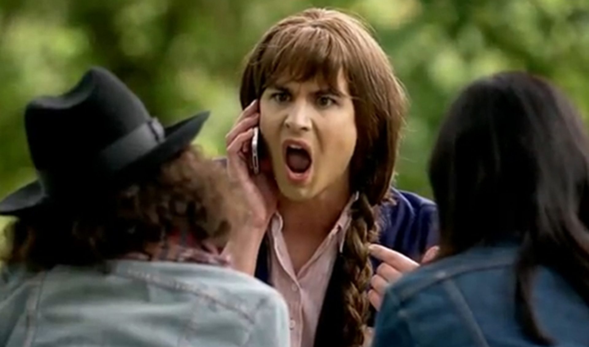 ‘Shit Girls Say’ Duo Release Book, Joke Around On ‘What’s Trending’