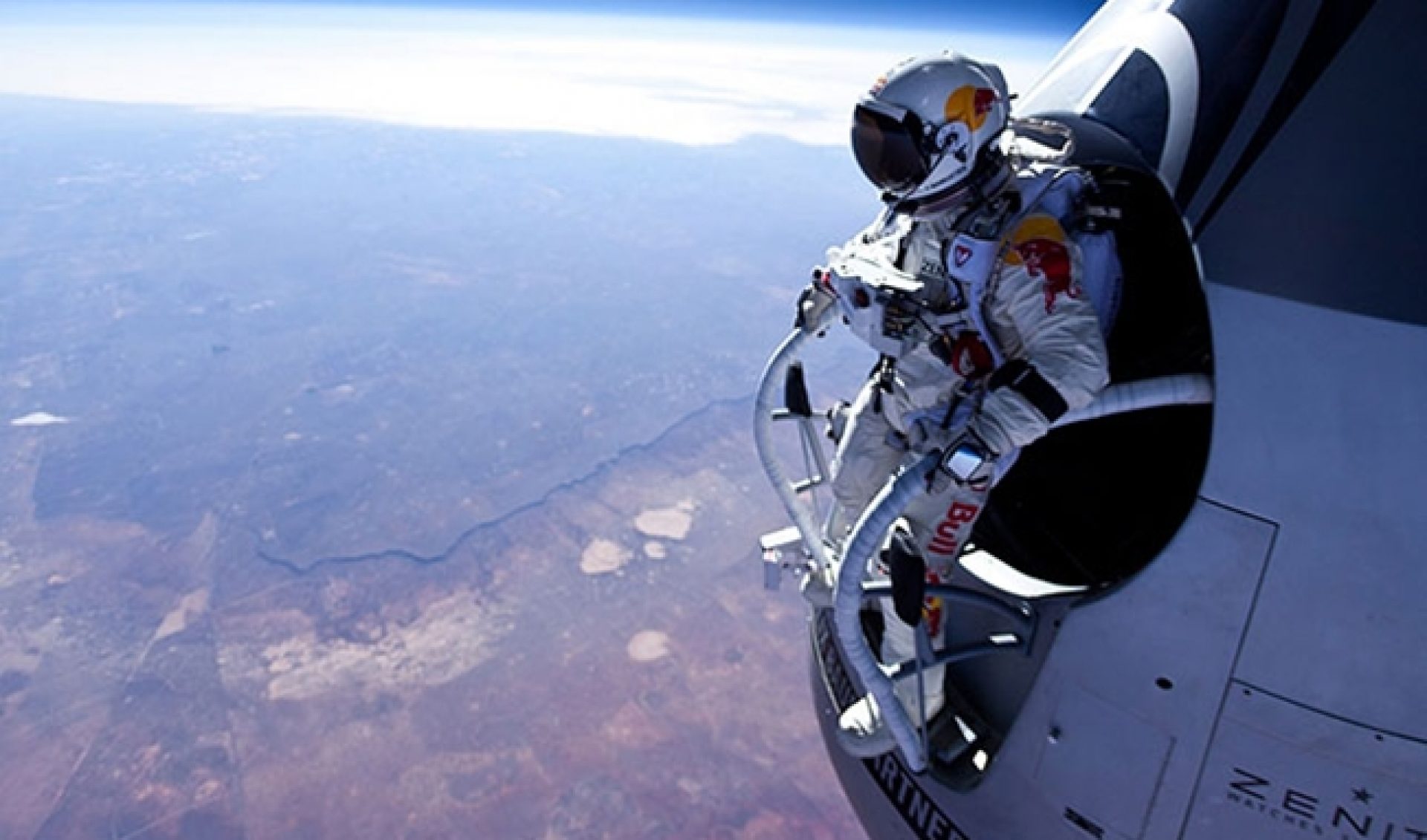 Red Bull Stratos Event Shatters Record For Live Stream Traffic