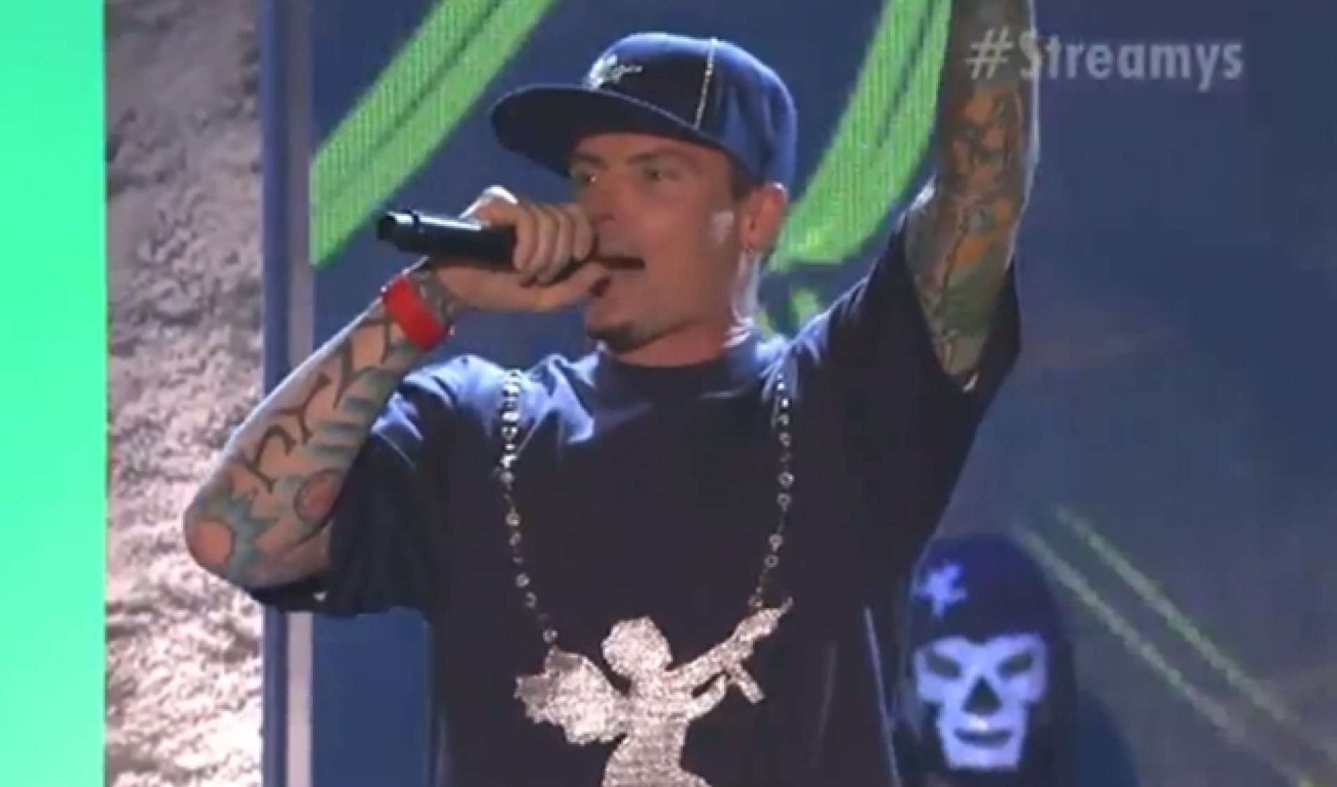 Vanilla Ice, Shontelle, Boyce Avenue, Soulja Boy Rock The Streamys