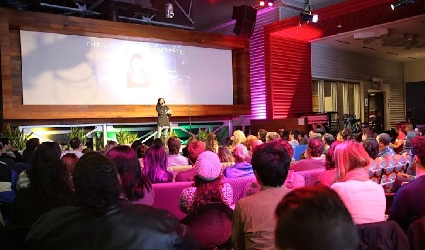 YouTube Space LA Hosts Monthly Stand-Up Comedy Series