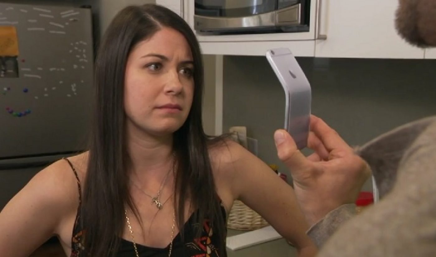 Conan Makes Samsung Spoof Ad After Unbox Therapy’s iPhone 6 Bend Test