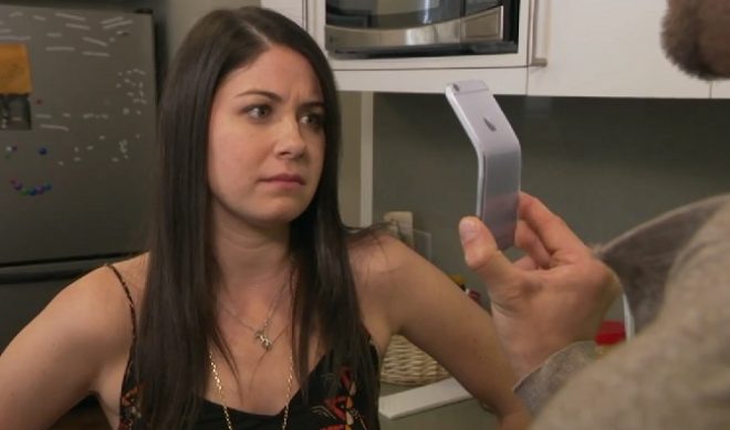 Conan Makes Samsung Spoof Ad After Unbox Therapy’s iPhone 6 Bend Test