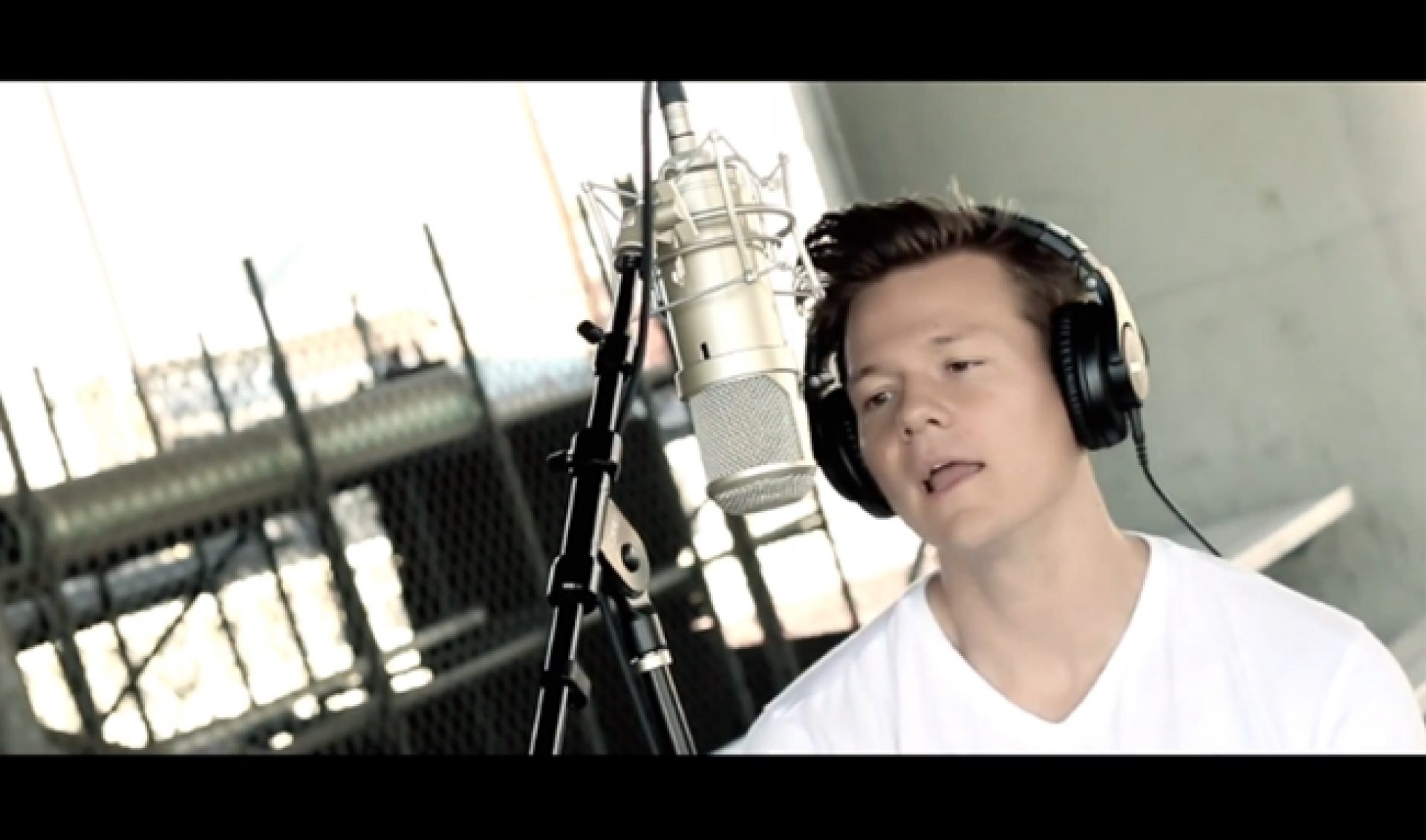 Fullscreen Partners Create Cover Songs To Support ‘Annie’