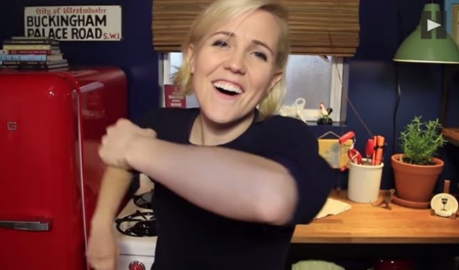 Hannah Hart, Coca-Cola Make YouTubers Read Mean Comments