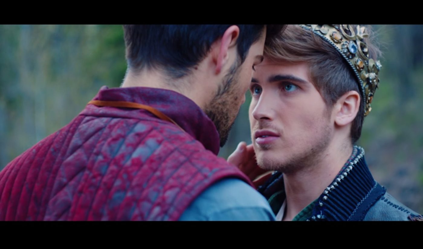 Joey Graceffa Uses Music Video To Come Out, And YouTube Community Reacts