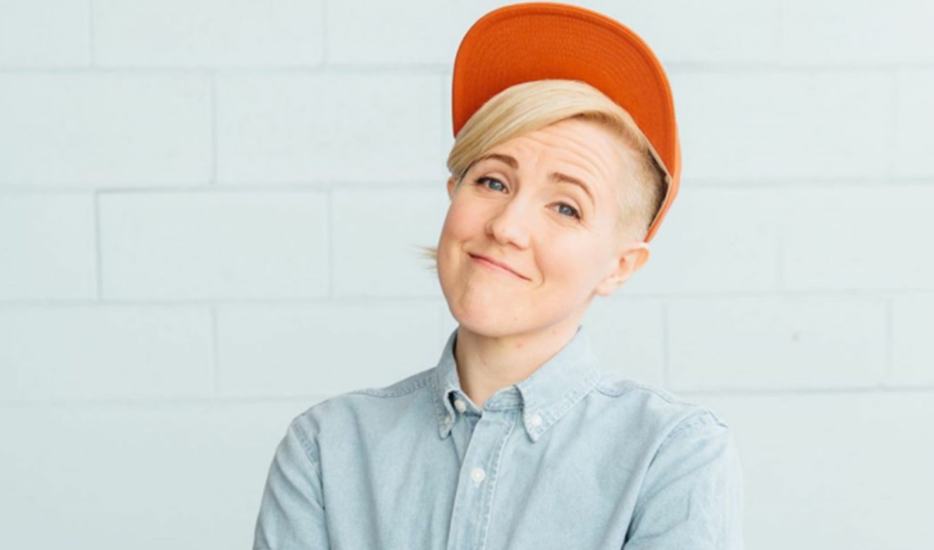 Hannah Hart Signs With Kin Community