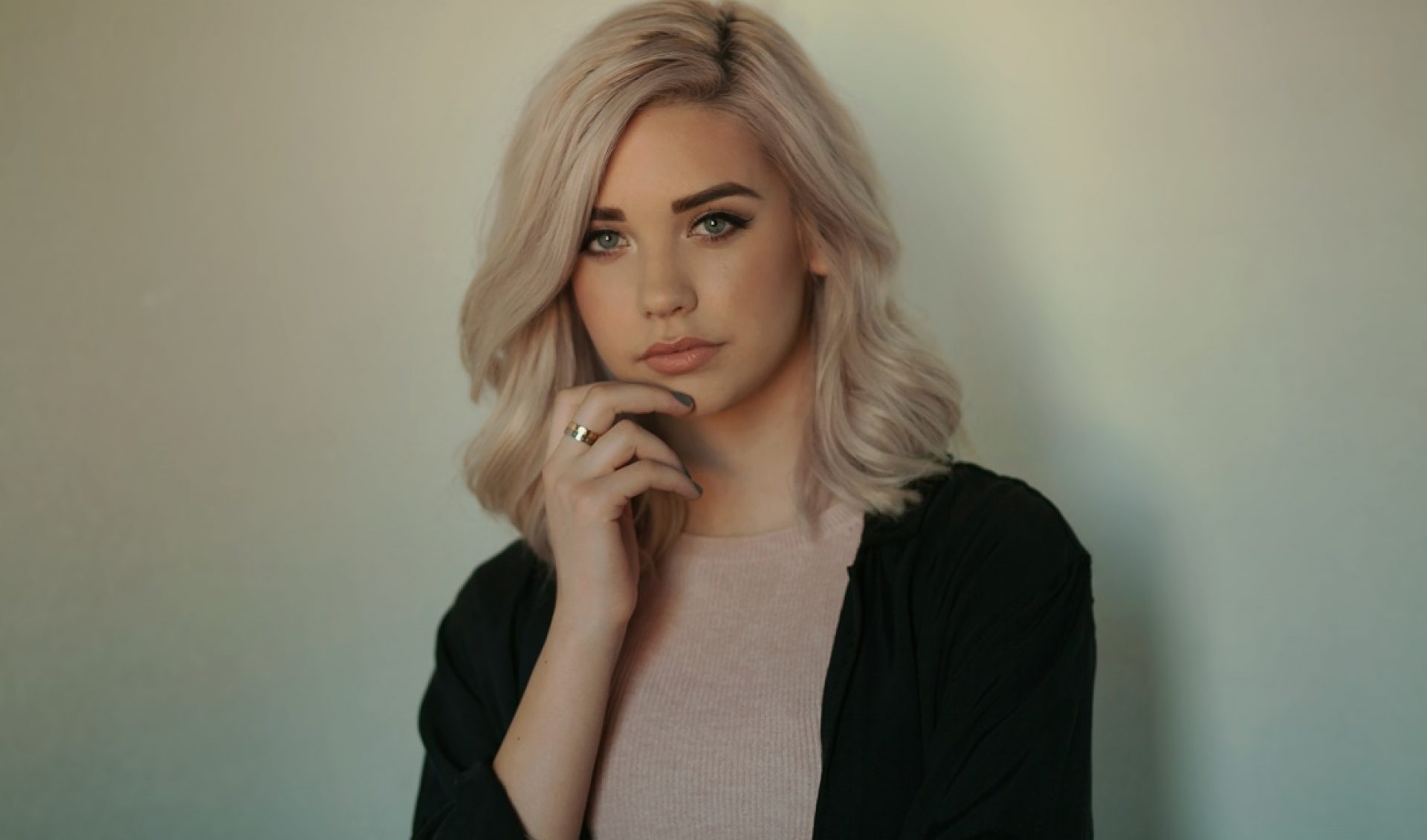 Amanda Steele Is Next YouTube Star To Announce A Compilation Album