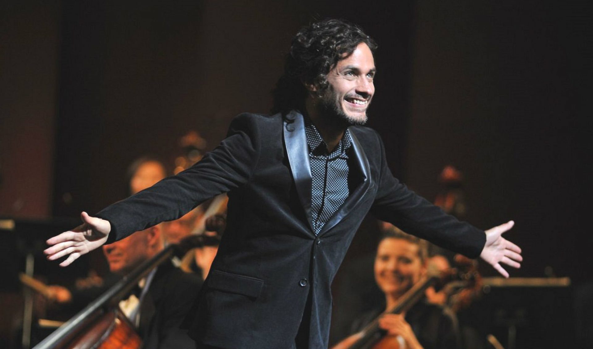 Amazon’s Golden Globe-Winning ‘Mozart In The Jungle’ Is Available For Free This Weekend