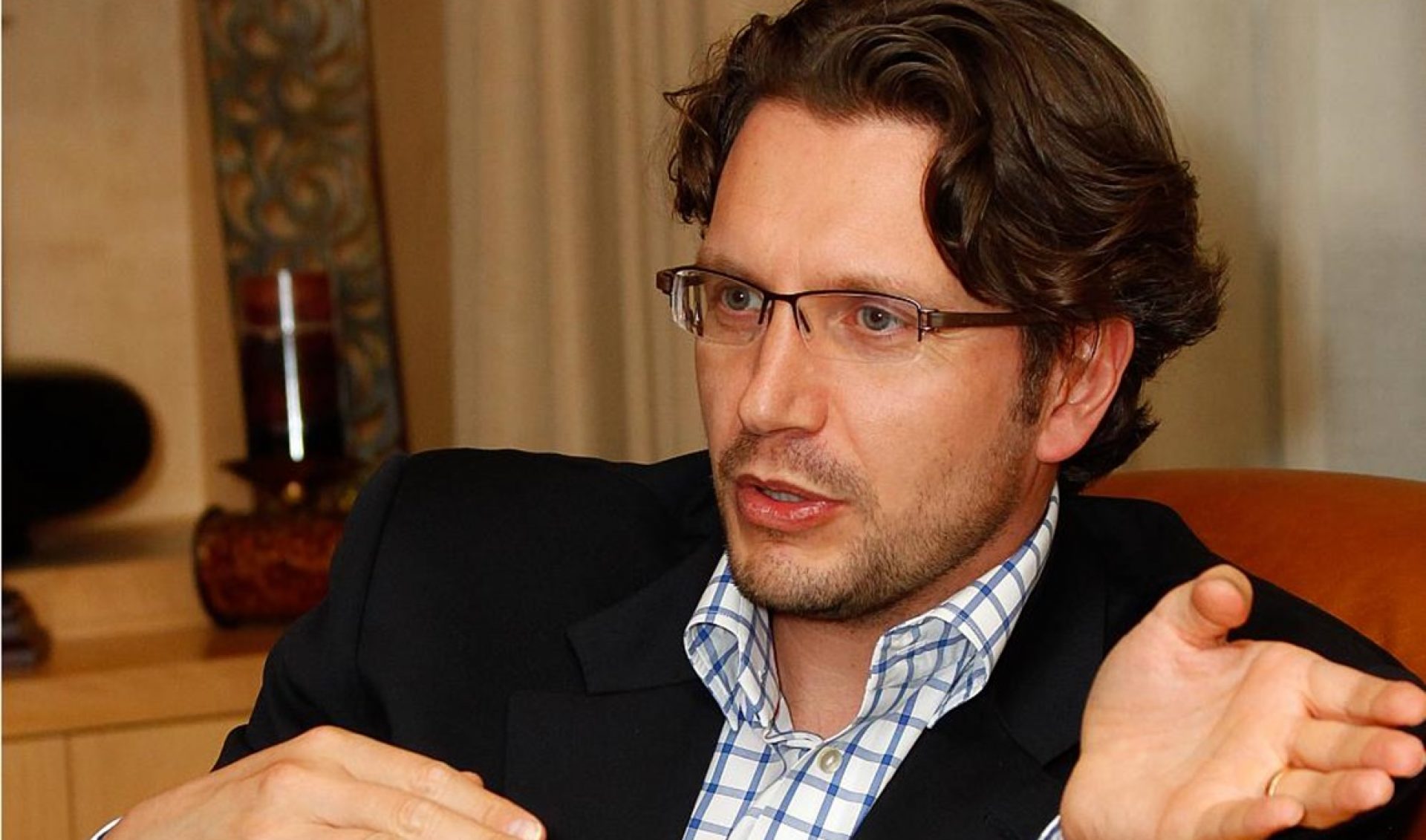 Vevo Is Working On A Paid Subscription Service, Premium Content Production