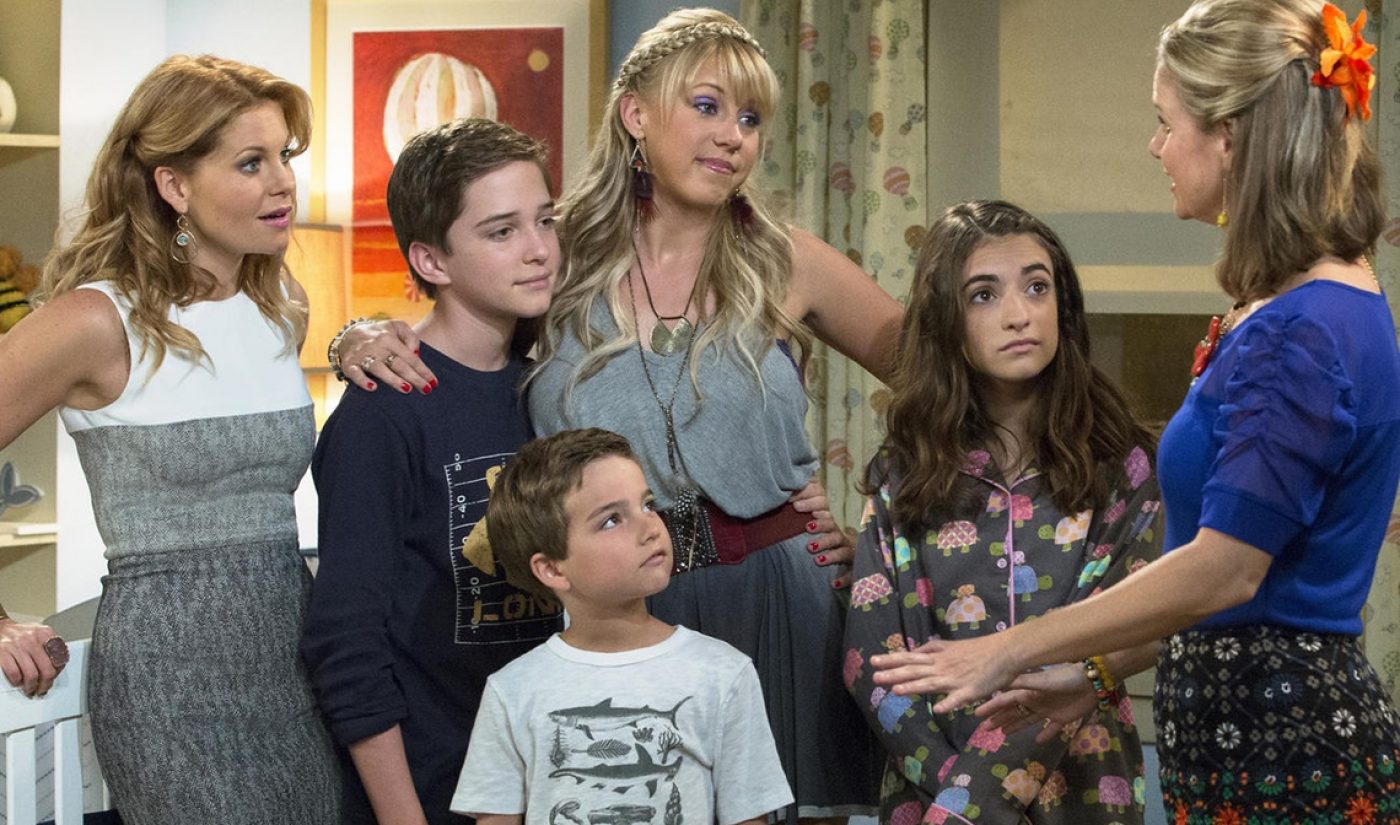 Report: ‘Fuller House’ Ratings Are Bigger Than ‘The Walking Dead’, Sunday Night Football