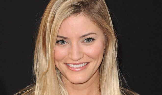 iJustine Takes Plunge Into Virtual Reality With First 360-Degree Video ‘Full Circle’