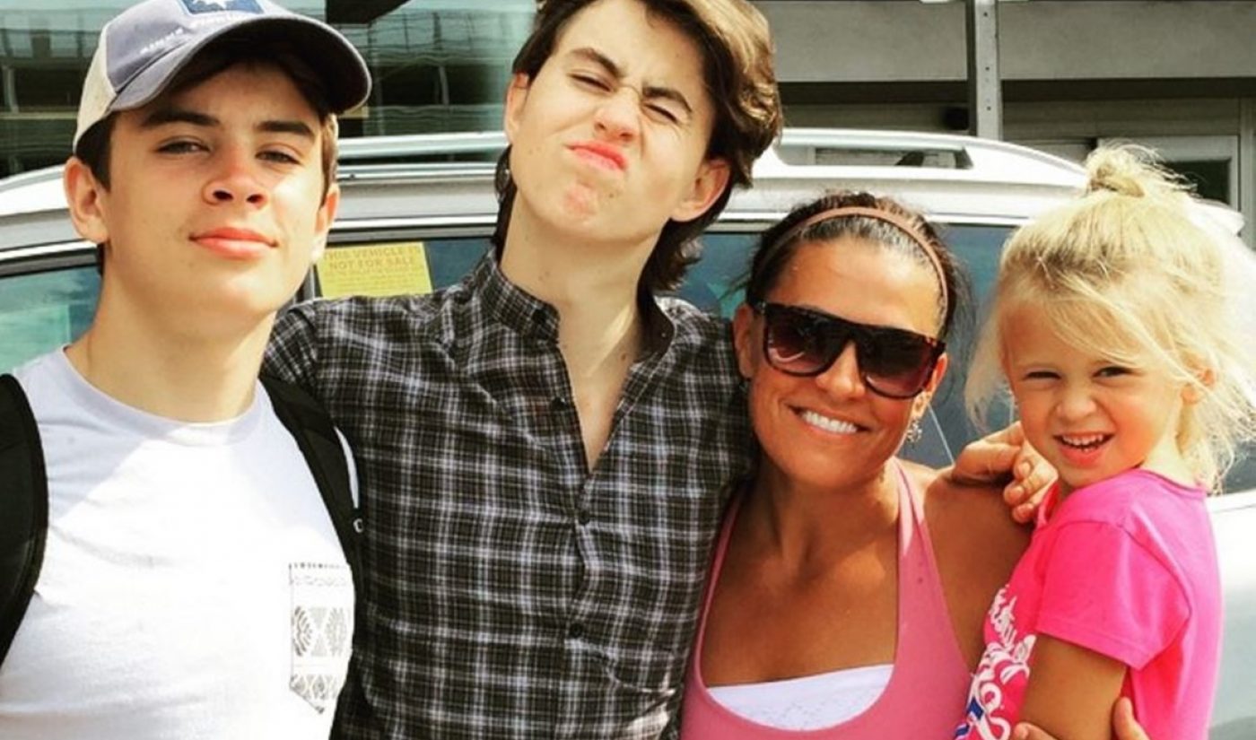 Mom To Nash And Hayes Grier Signs With Awestruck For Lifestyle Channel Launch