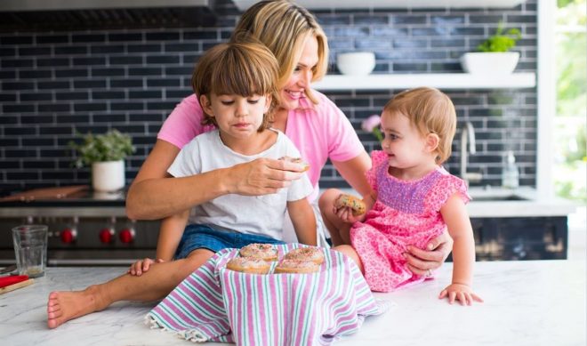 Molly Sims To Document Third Pregnancy On Relaunched Awestruck YouTube Channel