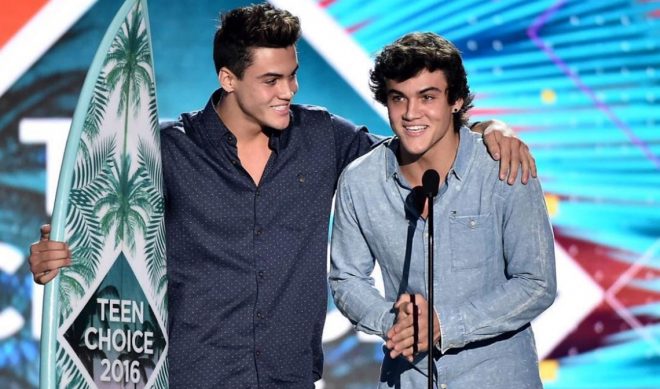 Lilly Singh, The Dolan Twins, And Cameron Dallas Win Big At 2016 Teen Choice Awards