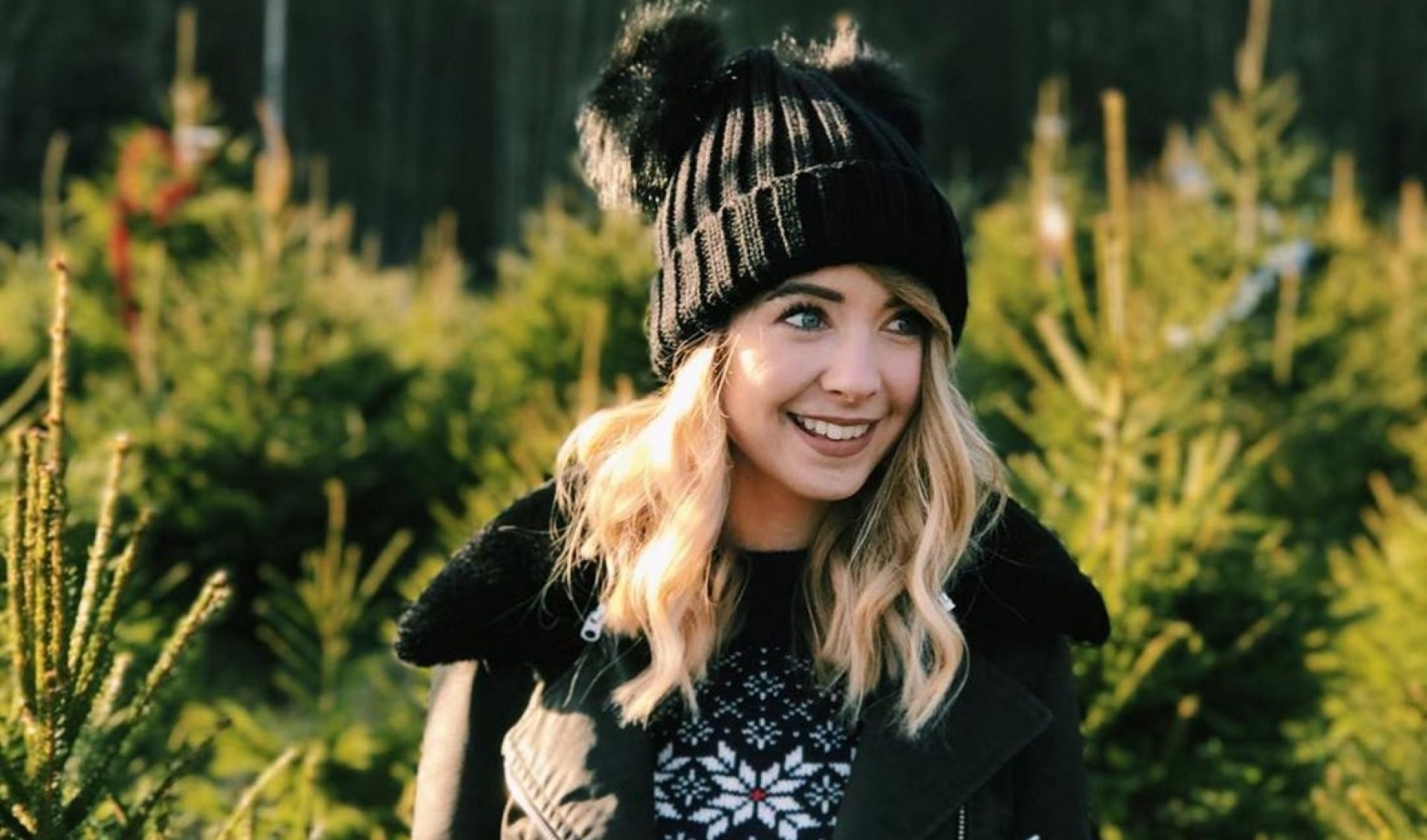 YouTubers Rally Around Zoella Following ‘Guardian’ Column Disparaging Her Books, Vlogs