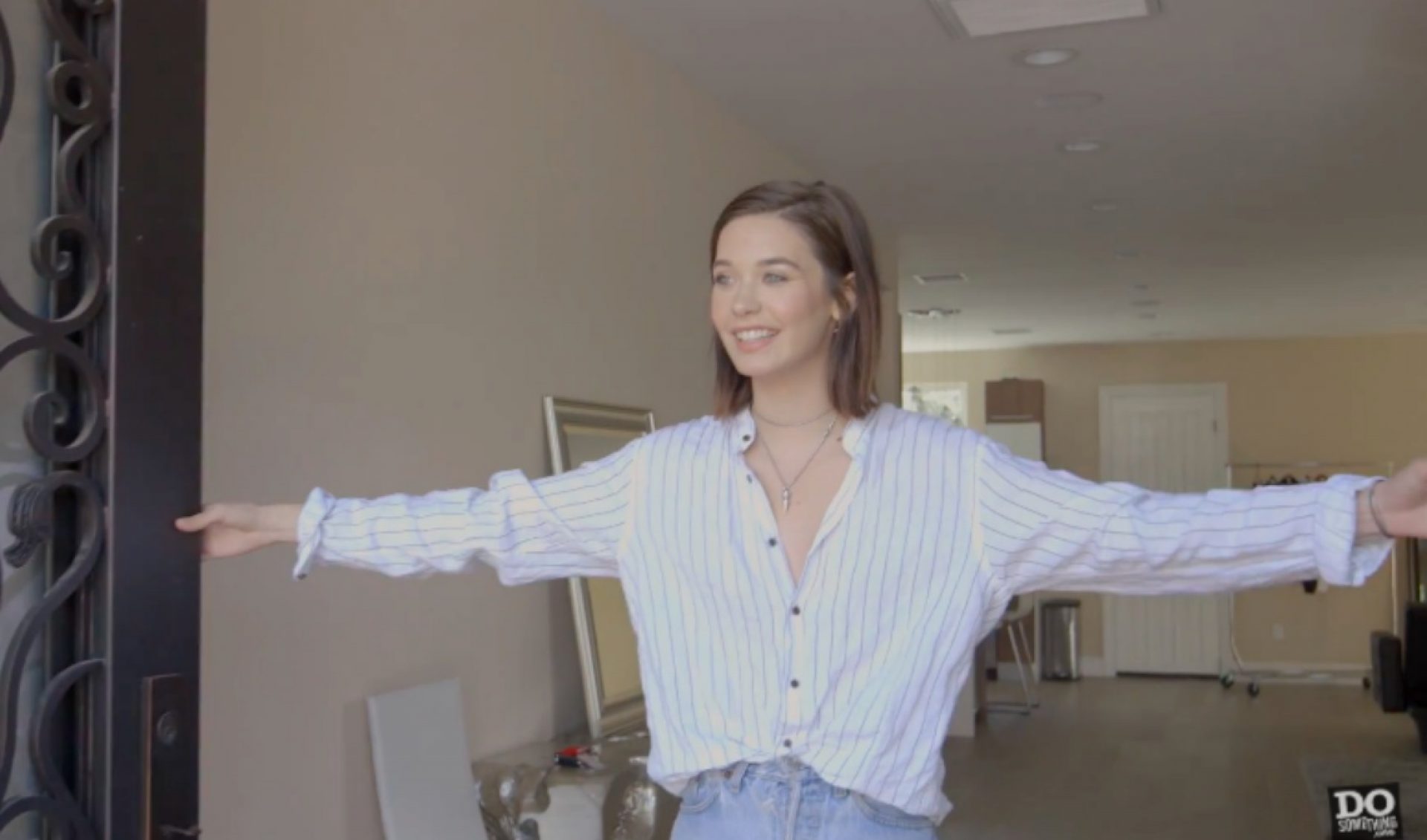 YouTube Star Amanda Steele Teams Up With DoSomething.org To Promote Seat Belts As A Fashion Trend