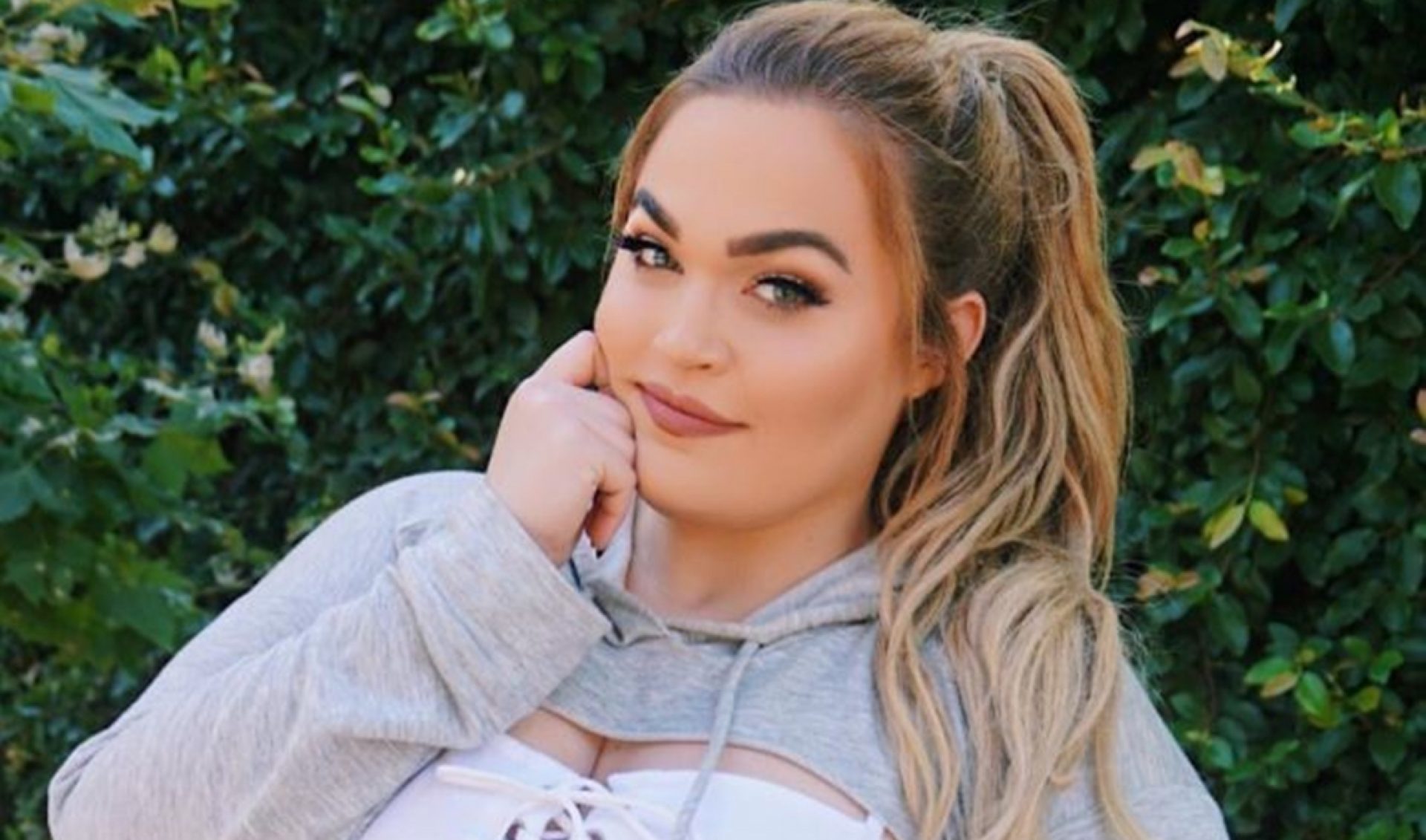 Scary Storytime Vlogger Loey Lane To Release Debut Novel ‘Haunted In Hollywood’