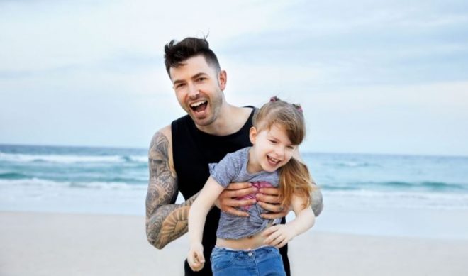 New Zealand Dad Fashioned Prosthetic Eye For Daughter Using YouTube Video