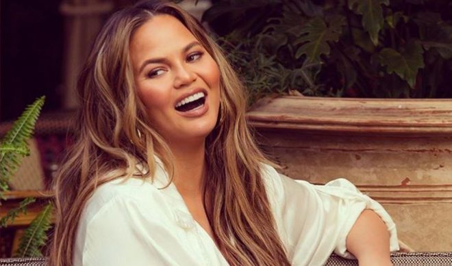 Chrissy Teigen Becomes Third Major Celeb To Proclaim Snapchat Defection