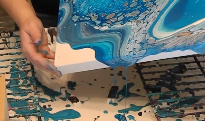 TopBuzz Creator Spotlight: Self-Taught Artist Amanda VanEver Corners Paint-Pouring Niche