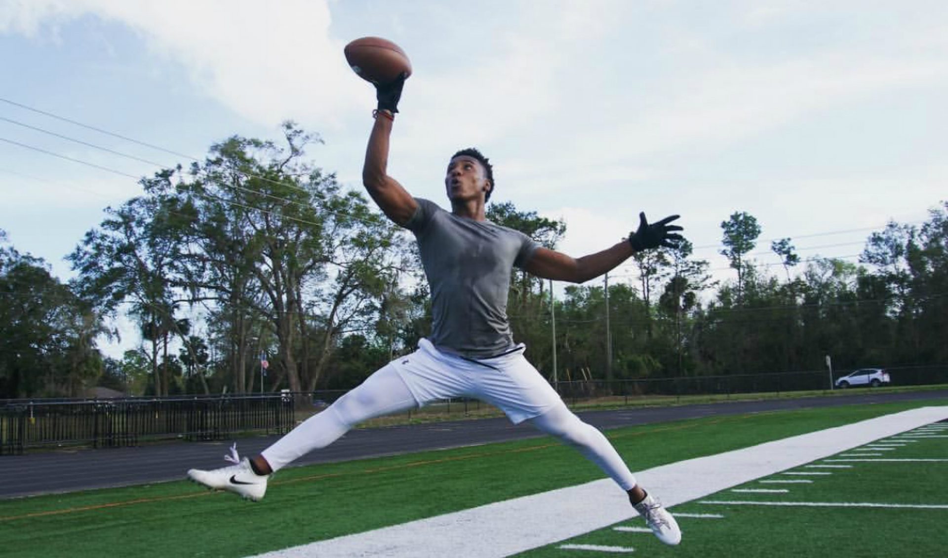 YouTube Millionaires: NFL Hopeful Donald De La Haye Was Forced To Choose Between YouTube And Football — But Now He Aims For Both