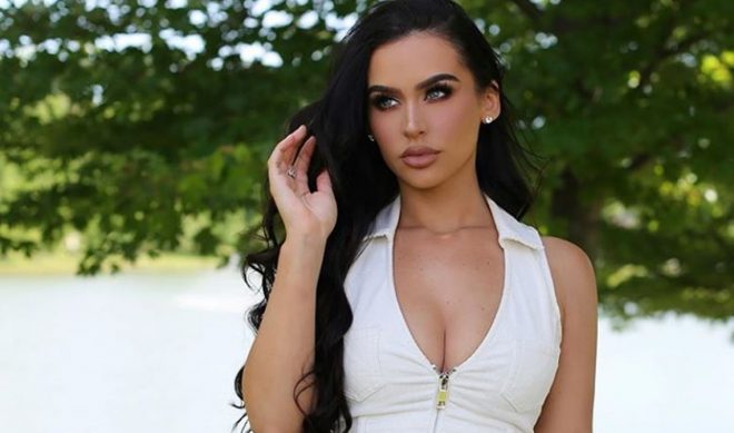 Prestige Beauty Brand Il Makiage Taps Carli Bybel For Galaxy-Themed Lip Collab