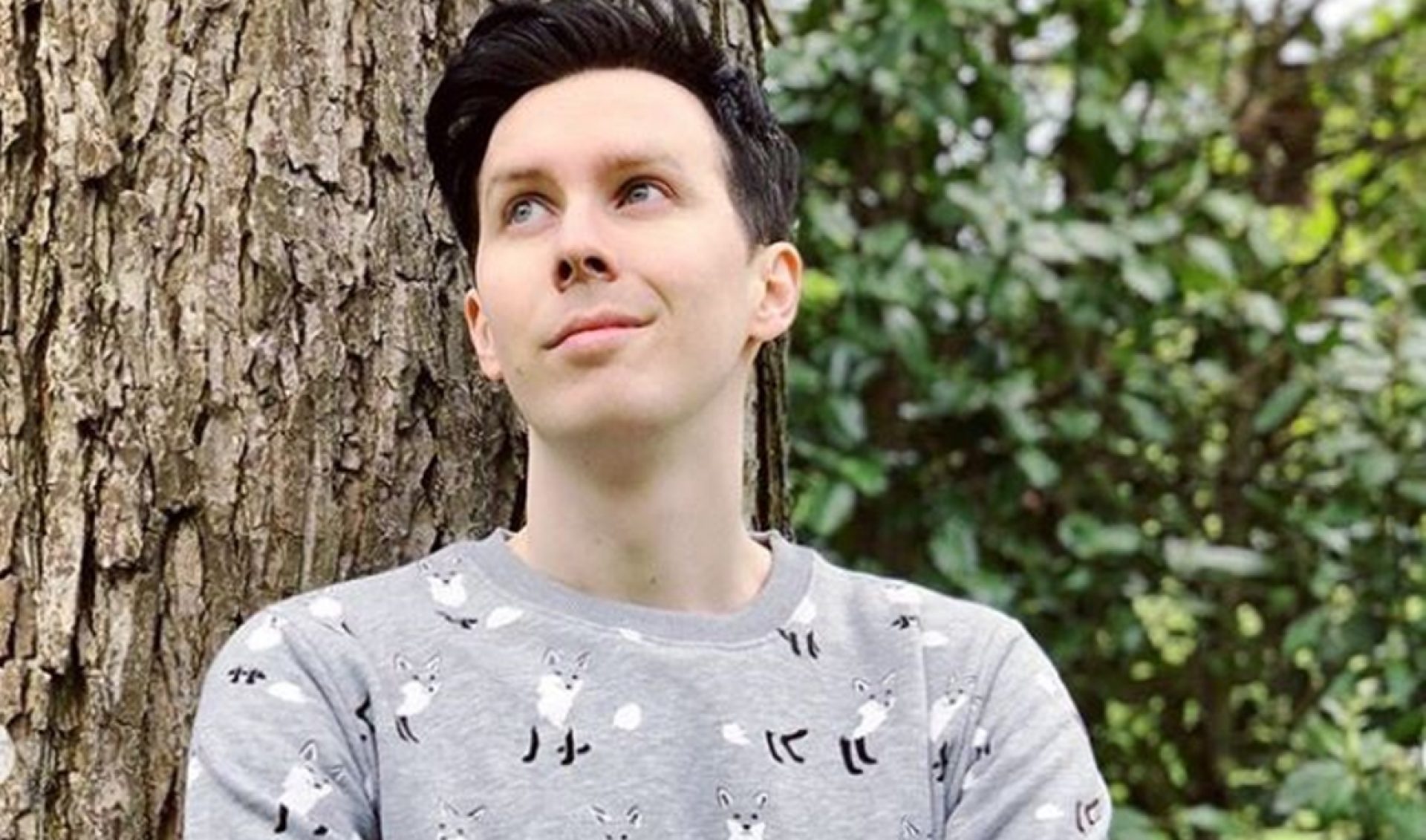 Phil Lester's Iconic Blue Hair Moments - wide 7