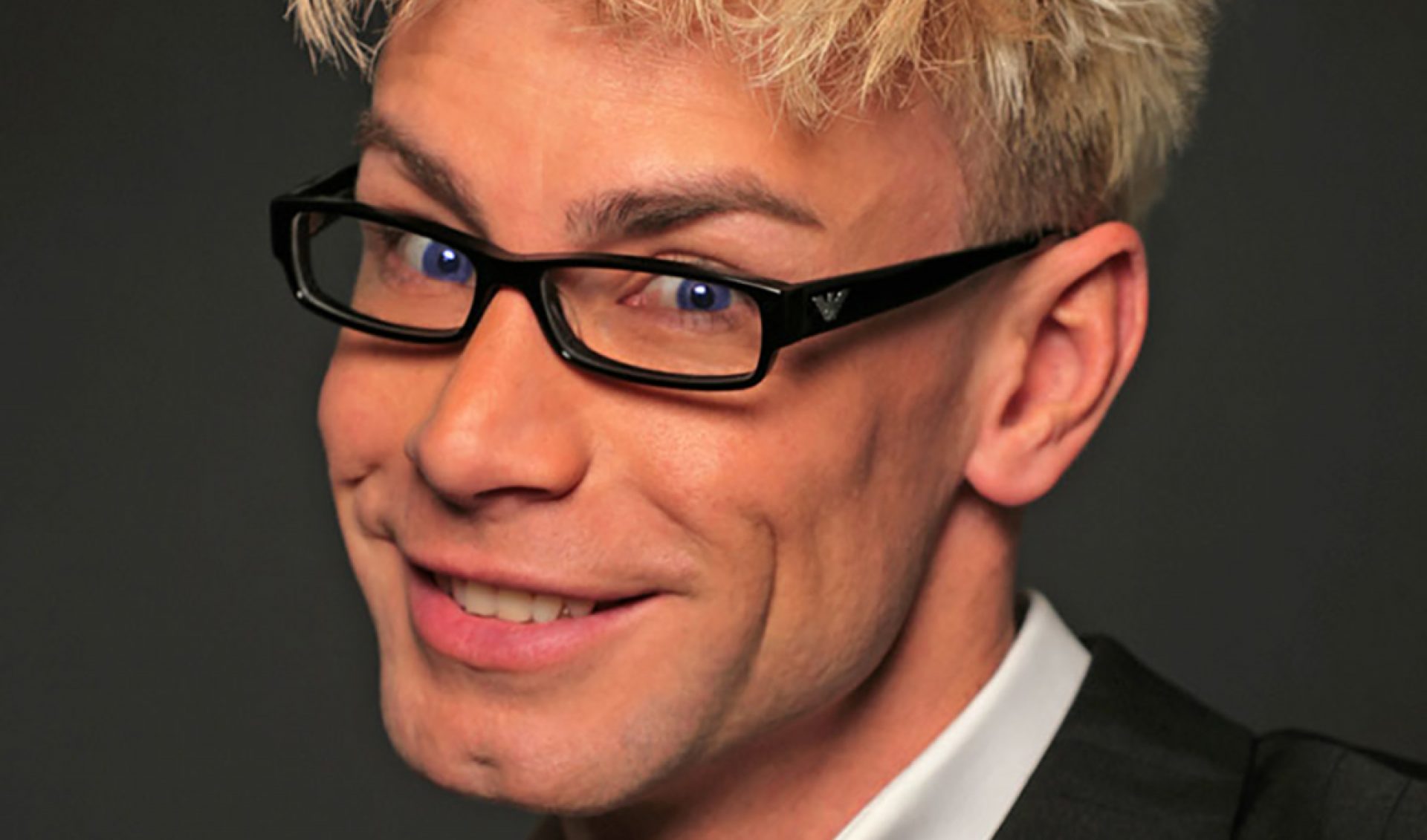 YouTube Millionaires: Murray SawChuck Uses YouTube To Bring The World A Whole Lot Of Magic