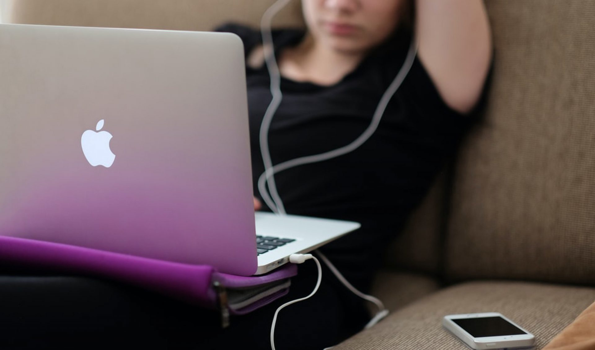 David Dobrik, Donald Trump, Charli D’Amelio Are Teens’ Top Social Influencers, Study Finds