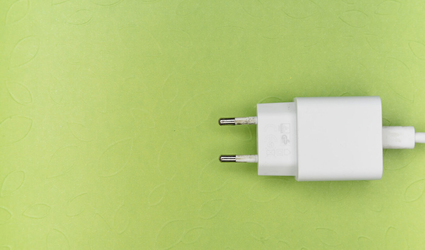 People Spend 25% Of Their TV Time Streaming Netflix, YouTube, Disney+ (Report)