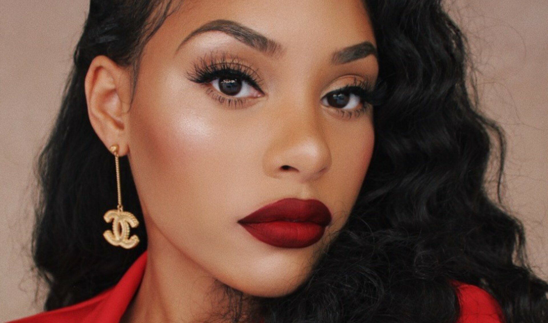 UTA Signs Beauty Creator Raye ‘ItsMyRayeRaye’ Boyce