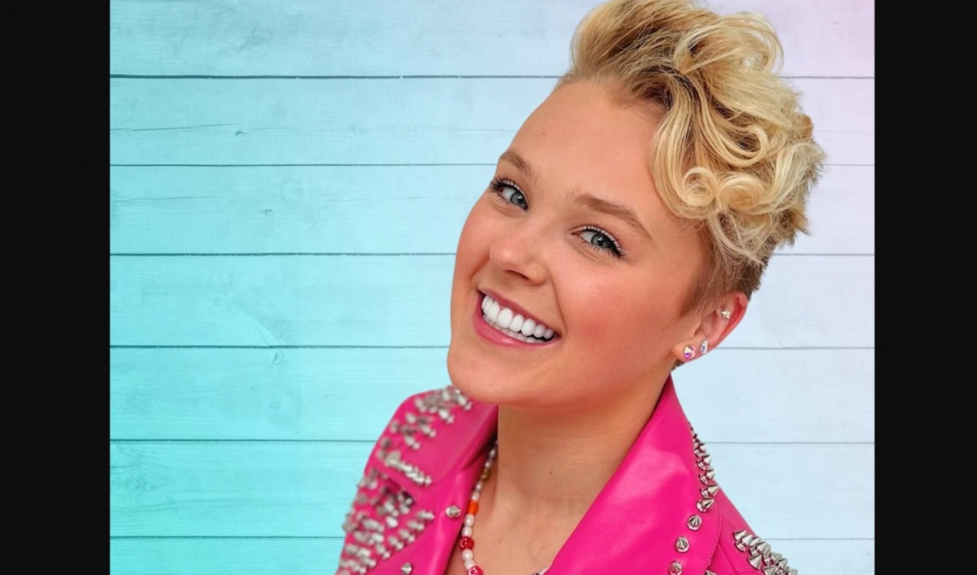 Jojo Siwa’s fans will be able to tune into Facebook Watch to learn where ‘Jojo Goes’