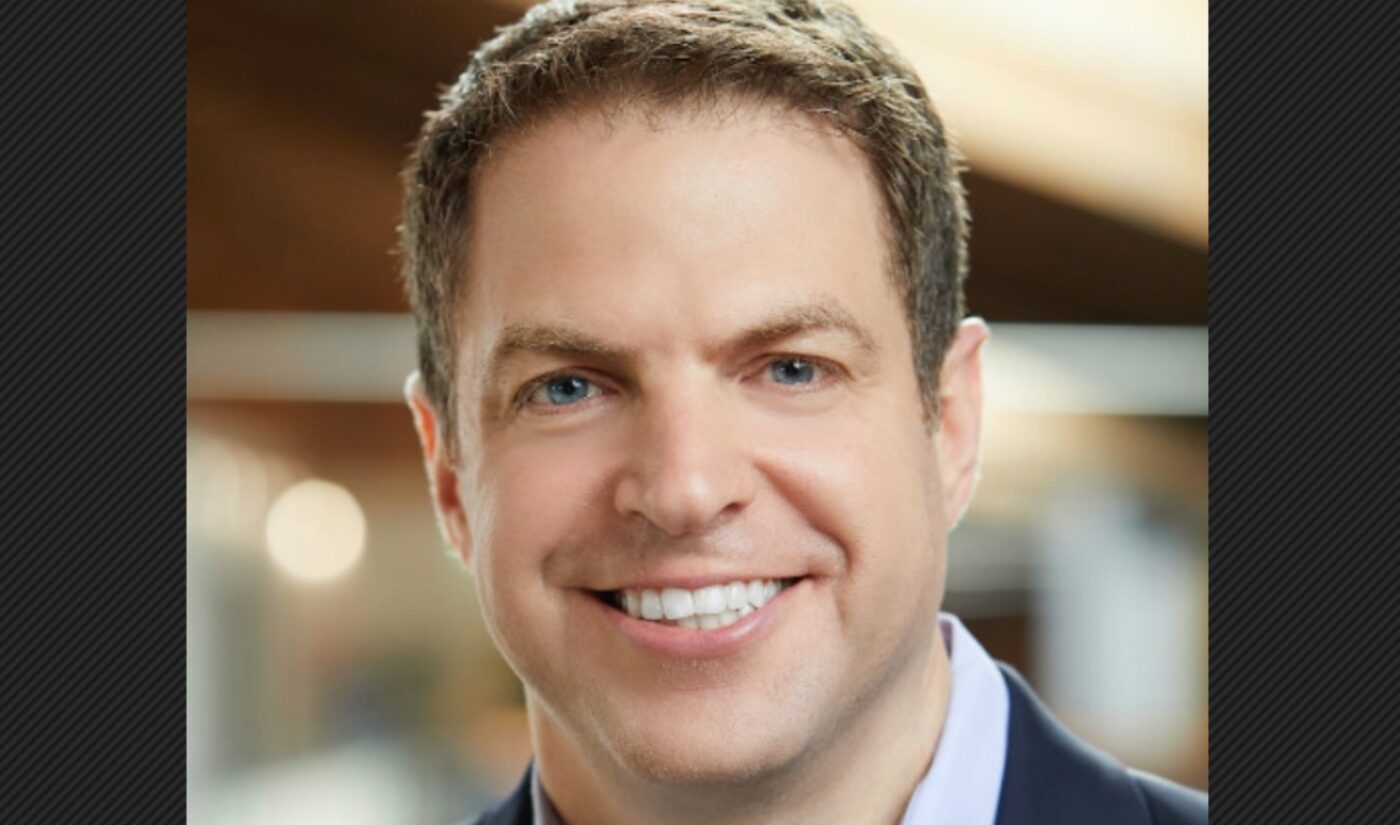 Longtime YouTube exec Ben Relles has departed the company to work with LinkedIn’s co-founder