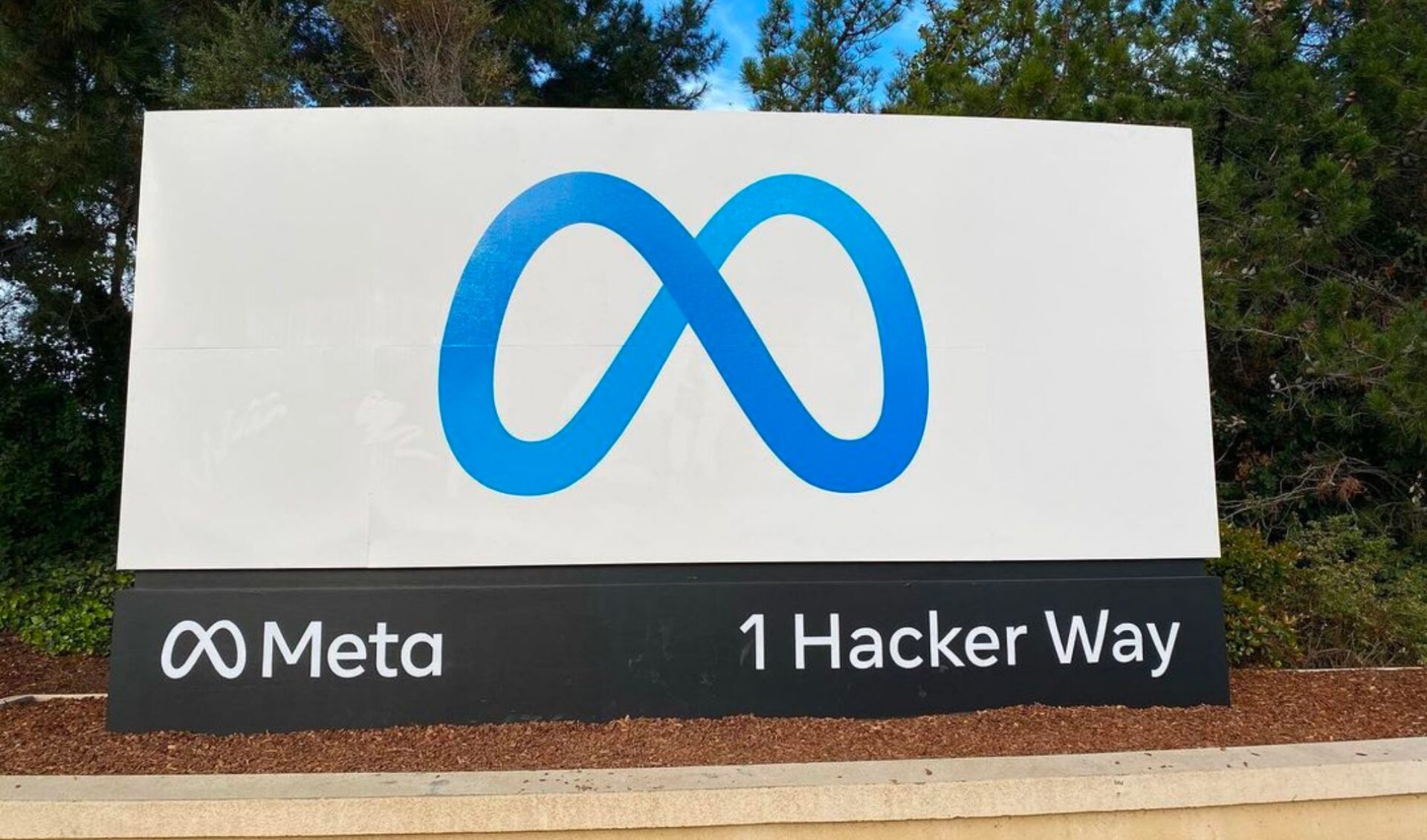 Meta lays off 11,000 workers to “become a leaner and more efficient company”