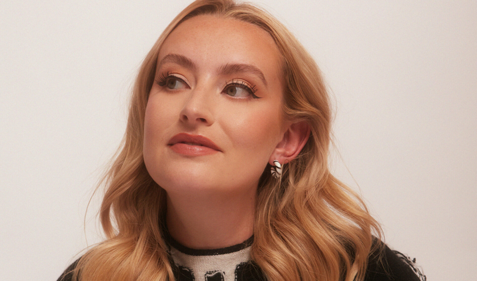 Amelia Dimoldenberg is ready to take a bite of the Golden Globes