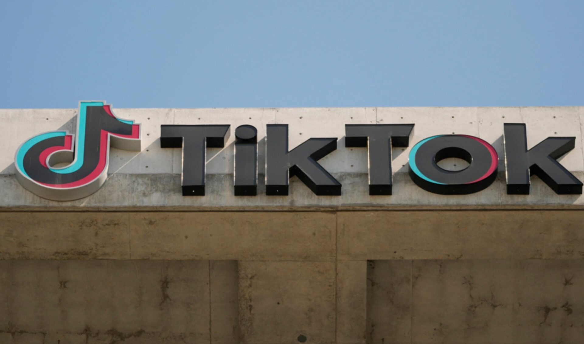 Amid an executive exodus, TikTok is negotiating with burned-out employees