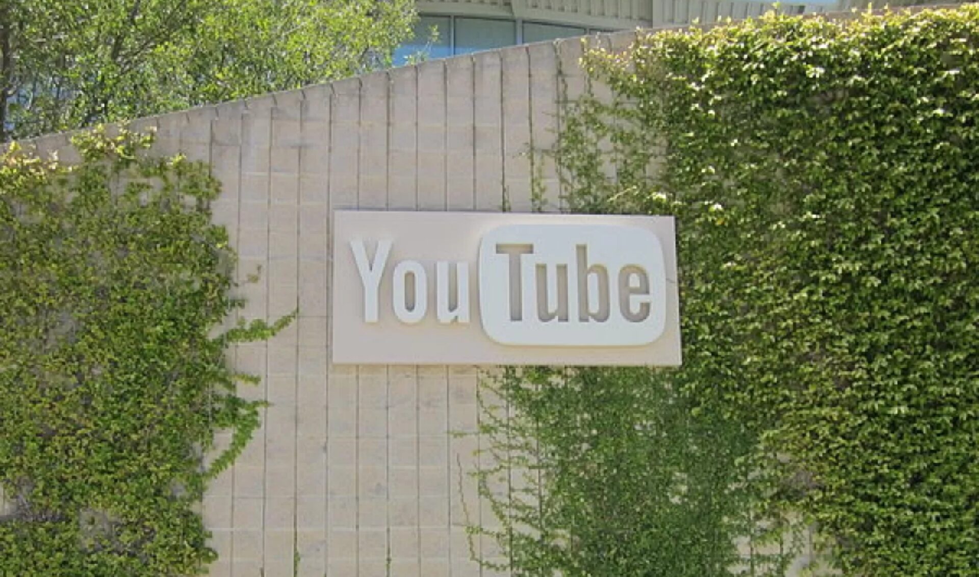 AI, Shorts, and connected TV push YouTube to $9.8 billion in ad revenue