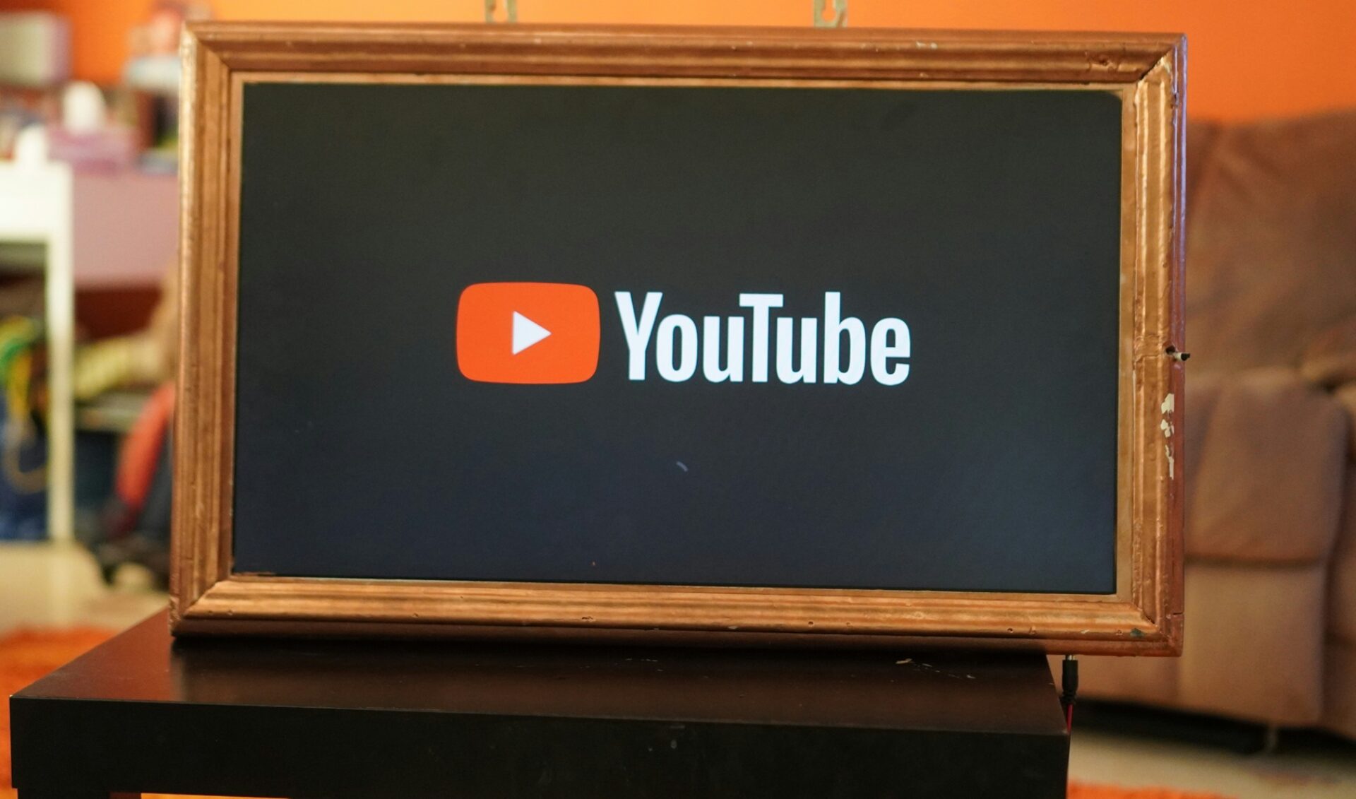 YouTube touts TV podcast viewership–right after Netflix poached its shows