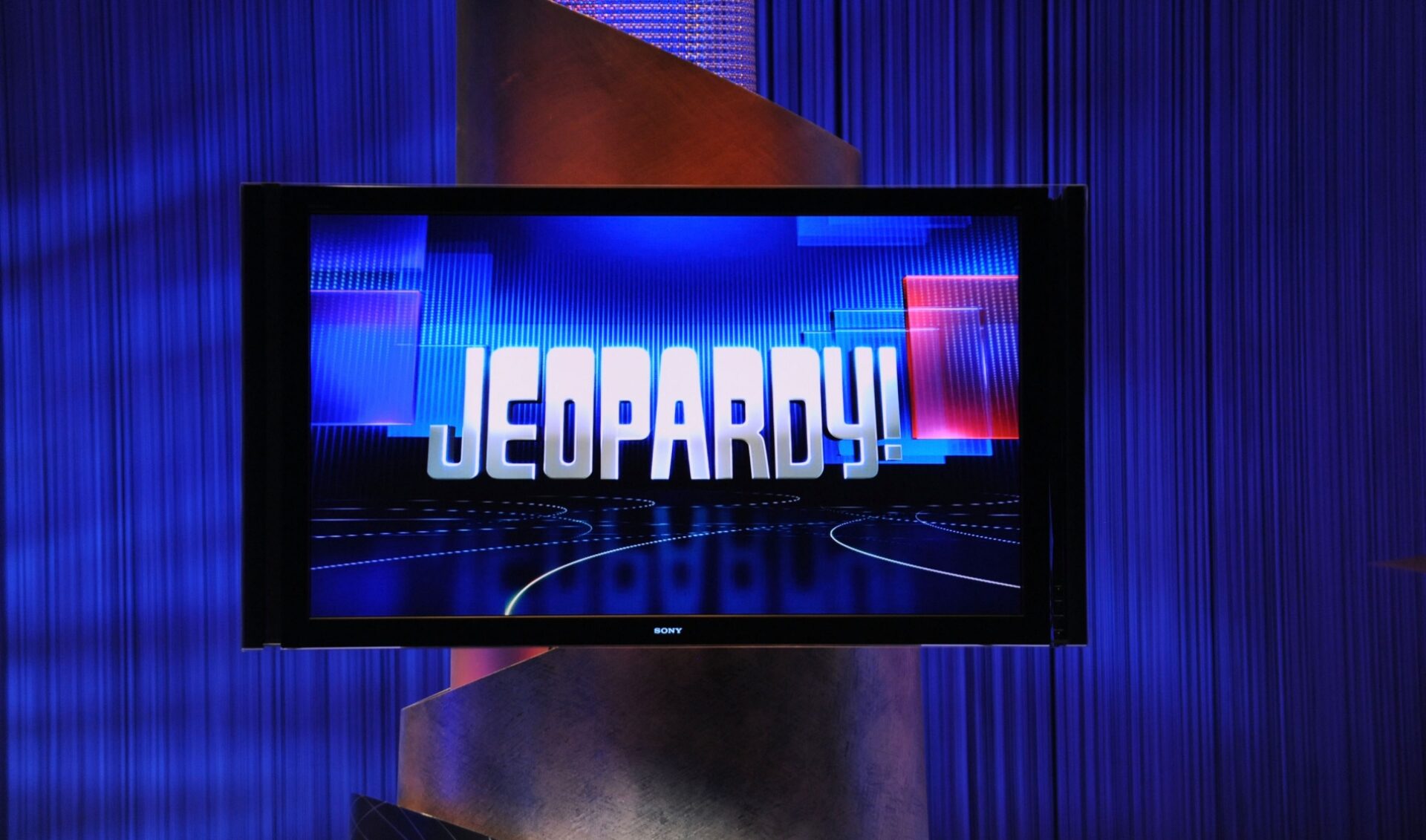 This program brings an iconic game show to a new audience. What is YouTube Jeopardy?